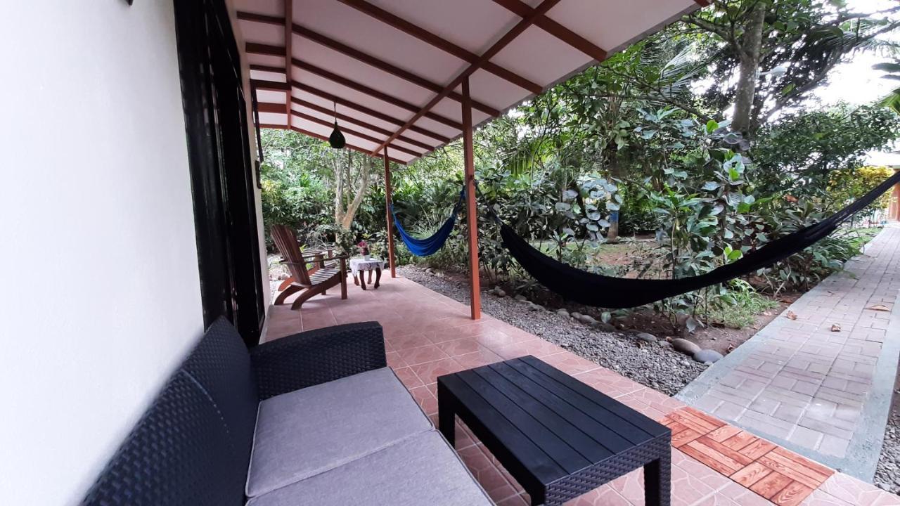 Casa Martina Lägenhet Cahuita Exteriör bild