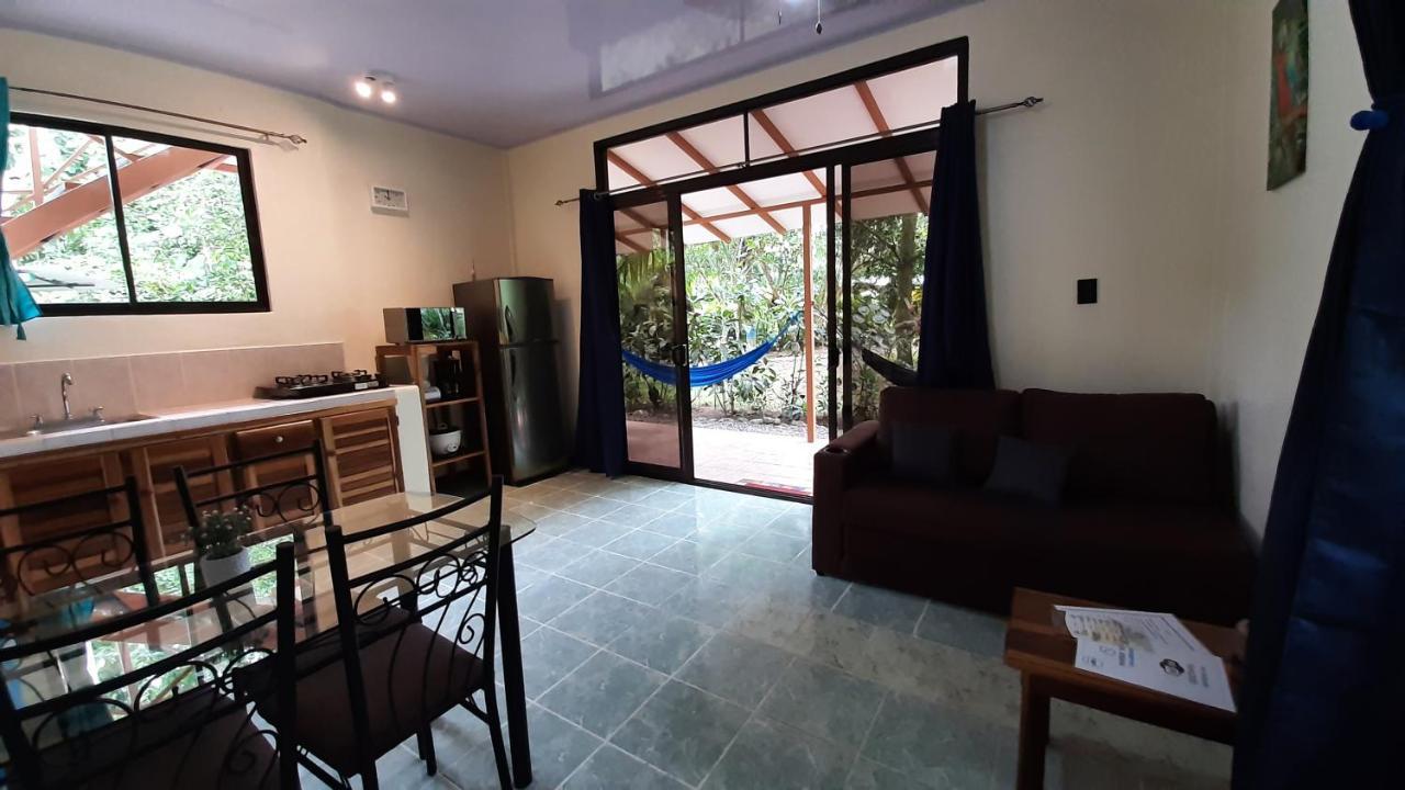 Casa Martina Lägenhet Cahuita Exteriör bild