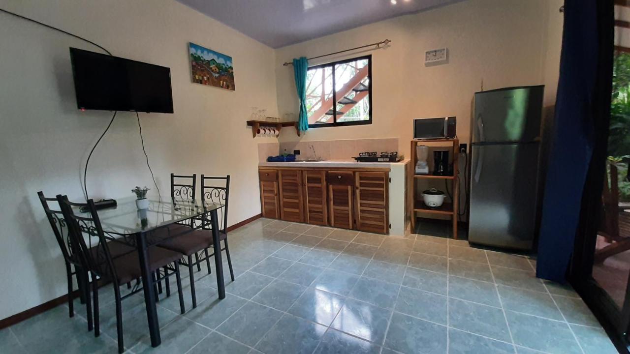 Casa Martina Lägenhet Cahuita Exteriör bild